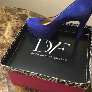 DIANE VON FURSTENBERG RENEE SUEDE PLATFORM PUMPS